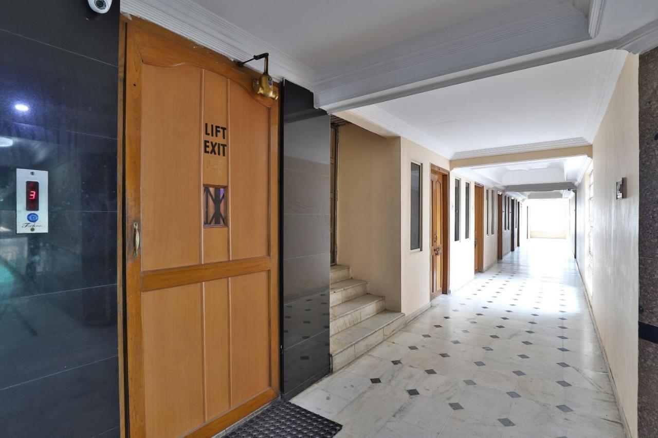 Spot On Hotel Decent Ānand Dış mekan fotoğraf